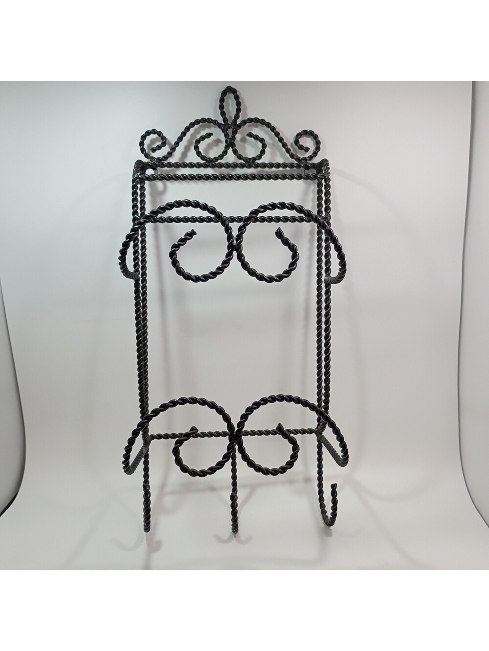 Twisted Wrought Iron Bathroom Towel Holder Hanging Rack Robe Hooks Bathroom